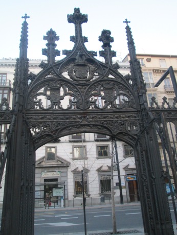 Reja. Puerta acceso a C/ Oficios. Granada. Foto: Francisco López